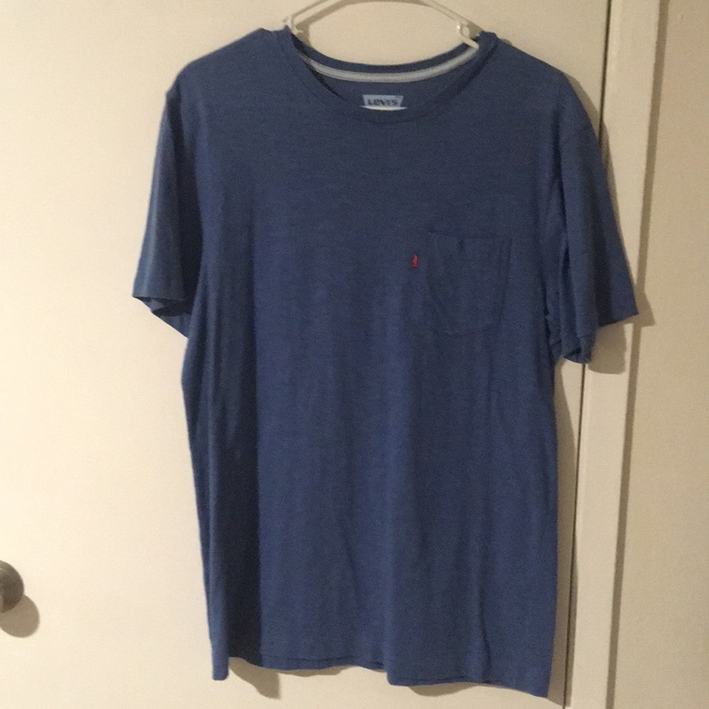 Plain blue men’s Levi’s shirt